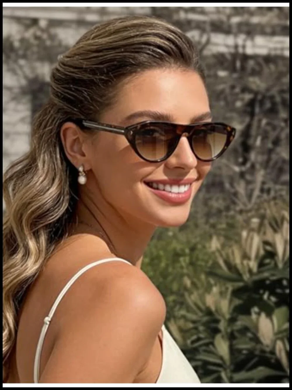 Retro Oval Sunglasses UV400 Protection Plastic Frame